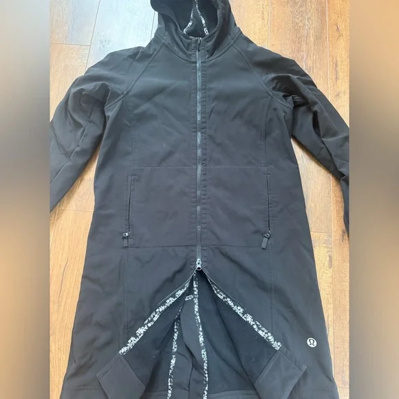 Lululemon rain coat/trench - 19” ptp - Picture 8 of 9